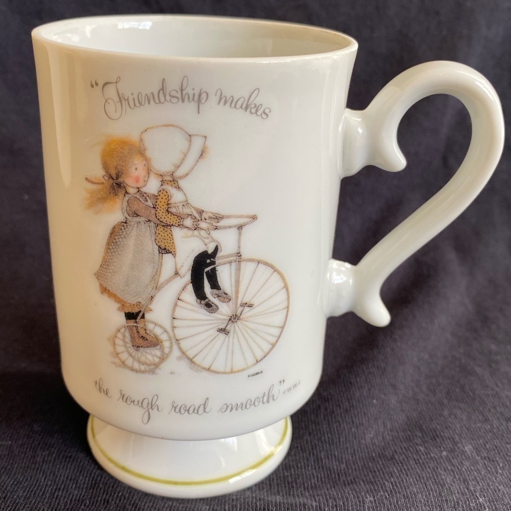 𝅺holly Hobbie Genuine Porcelain Mug  “Friendship..”